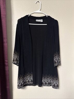 #814 Chico’s Travelers Black Printed Knit Cardigan size Small